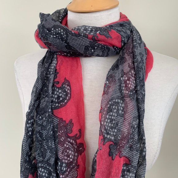 Carpisa Pink and black scarf - Picture 2 of 3